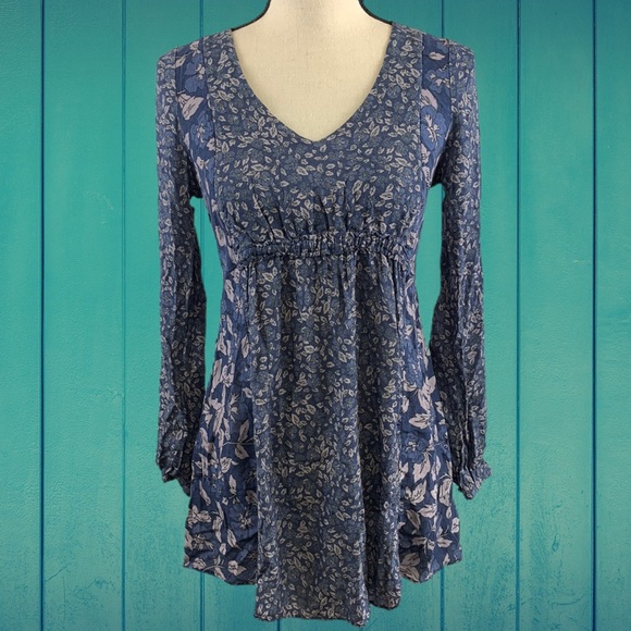 led Tops - Leafy Long Top, Size Small